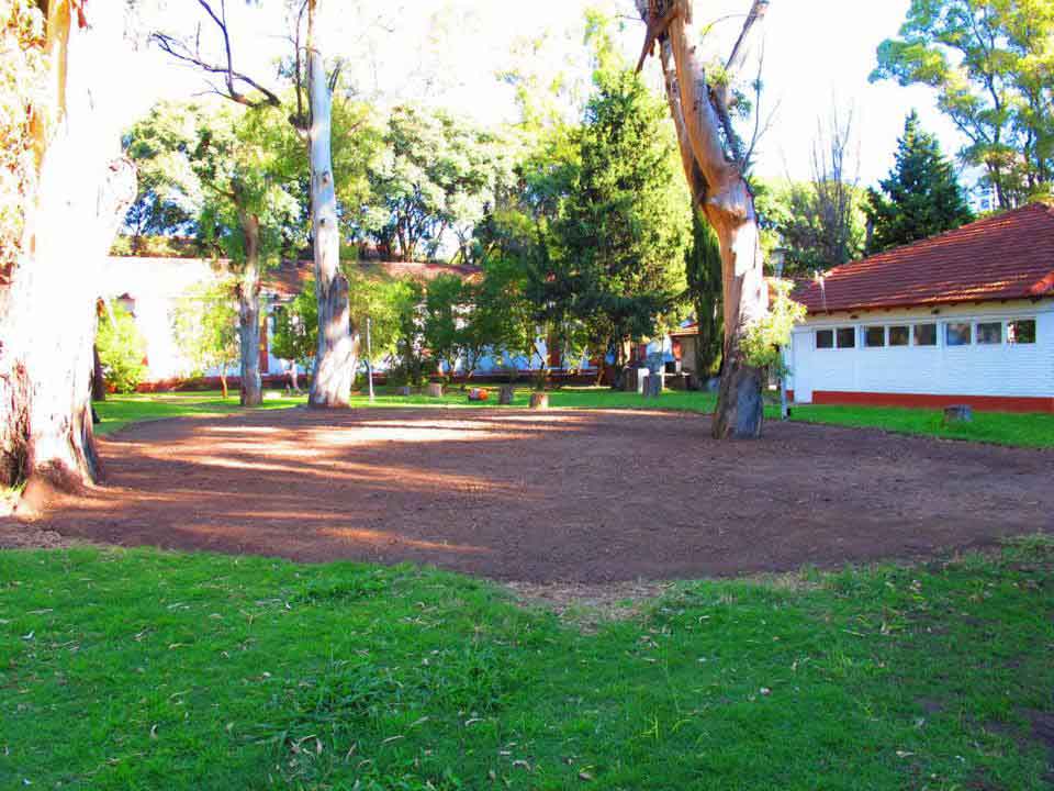 Huella, un laberinto de cactus, 2011-2015 Proyecto de Gabriela Vicente Irrazabal, Guido Leveratto y Natalia Jimena Pendás Sitio específico permanente, monumento vivo 400 m2 