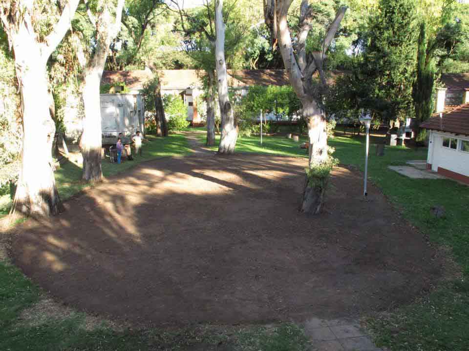 Huella, un laberinto de cactus, 2011-2015 Proyecto de Gabriela Vicente Irrazabal, Guido Leveratto y Natalia Jimena Pendás Sitio específico permanente, monumento vivo 400 m2 