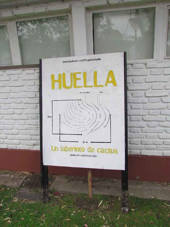 Huella, un laberinto de cactus, 2011-2015 Proyecto de Gabriela Vicente Irrazabal, Guido Leveratto y Natalia Jimena Pendás Sitio específico permanente, monumento vivo 400 m2 